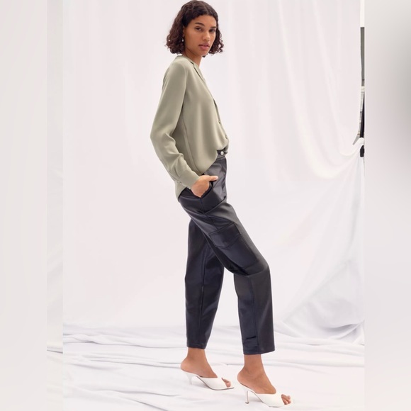 Aritzia Wilfred Faux Leather Modern Cargo Pants (size 4) - Picture 3 of 7